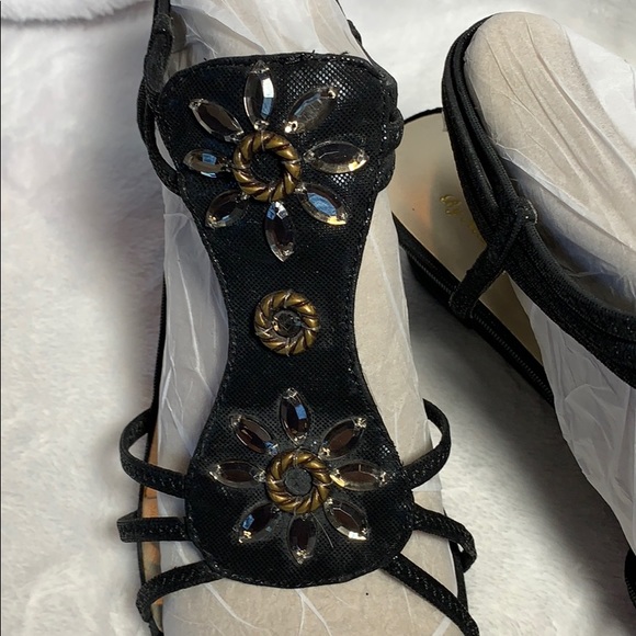 Shoes - Picture 4 of 7